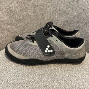 VIVO BAREFOOT- Motus size 42